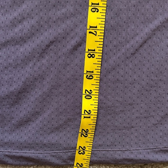 Under Armour Women's Dark Purple Heat Gear Breathable Shirt Large Running Gym - Picture 5 of 5